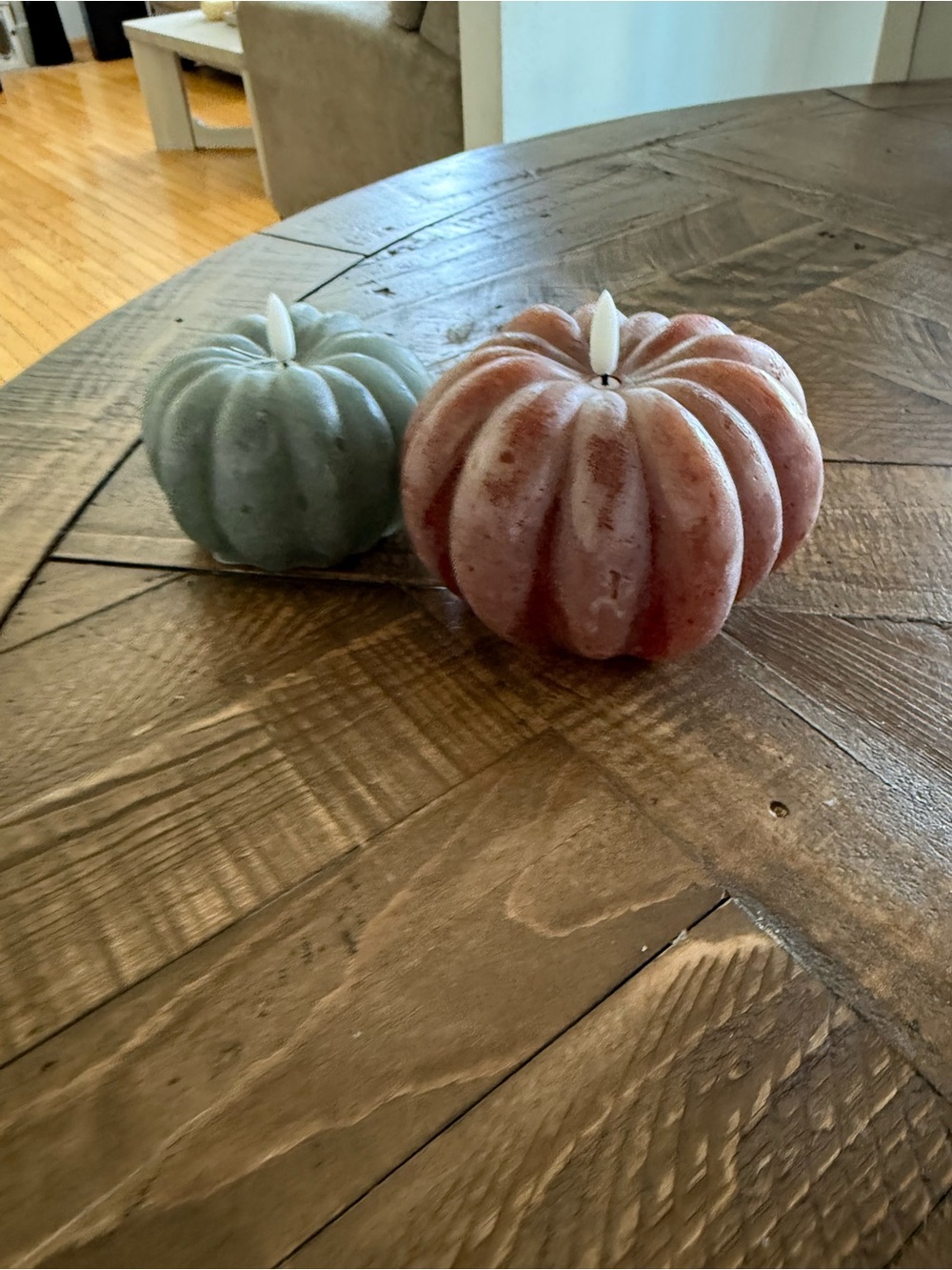 Hobby Lobby Pumpkin Pair Candle Set - Green and Rust